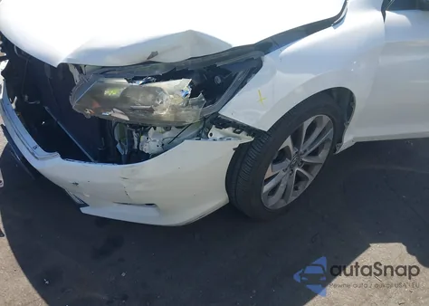 2015 Honda Accord Sport z USA, uszkodzony, nr VIN 1HGCR2F56FA068454